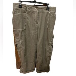 Casual Cato Cargo Capri Pants NWT 16w